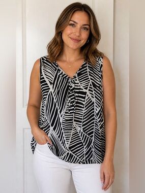 LOFT Black & White Leaf-Print V-Neck Sleeveless Camisole